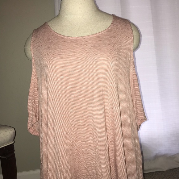 Cold shoulder top - Picture 5 of 5